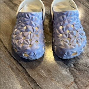 Crocs Textured Clogs